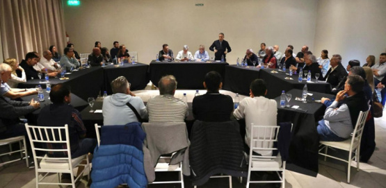 Intendentes peronistas lanzan una “tercera vía” en la Provincia: “Ni con Axel ni con Cristina”