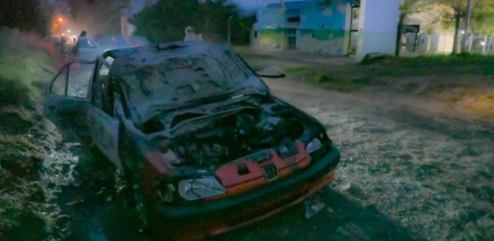 Brutal pueblada en Mar del Plata: vecinos incendiaron la casa y el auto de un portero acusado de abusar de una nena