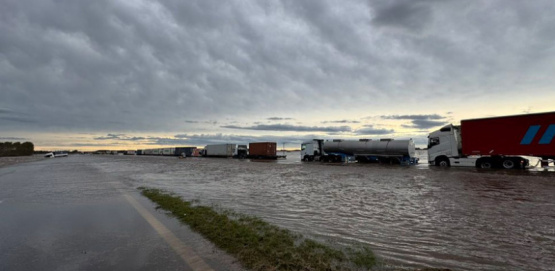 Tras el temporal en San Pedro, rutas clave siguen cortadas y Defensa Civil recorre barrios con atención especial