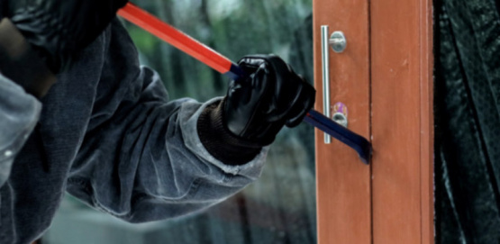 Robo en San Nicolás: Violentan una casa y se llevan electrodomésticos y garrafas durante ausencia de la dueña