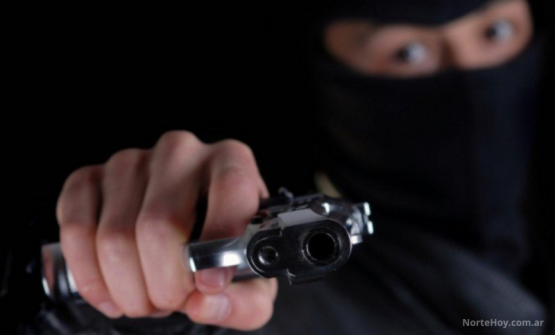 Motochorros balearon a un joven y le robaron la moto tras una violenta persecución