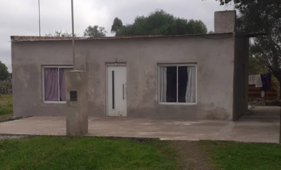 vive sin luz con tres hijos, dos con discapacidad, y reclama ayuda hace seis años