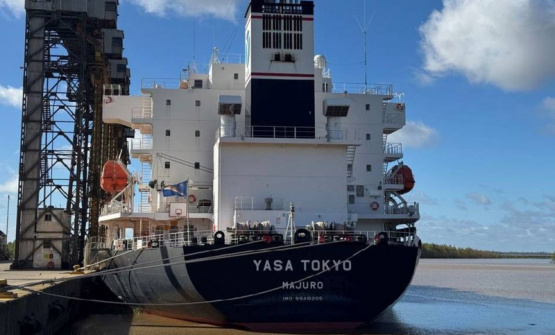 Tras un mes varado, zarpó el carguero Yasa Tokyo y reactivan el Puerto de San Pedro