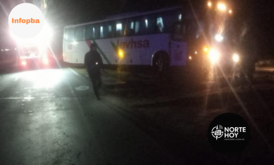 Colectivo escolar quedó atrapado en acceso a Pérez Millán sin que haya heridos