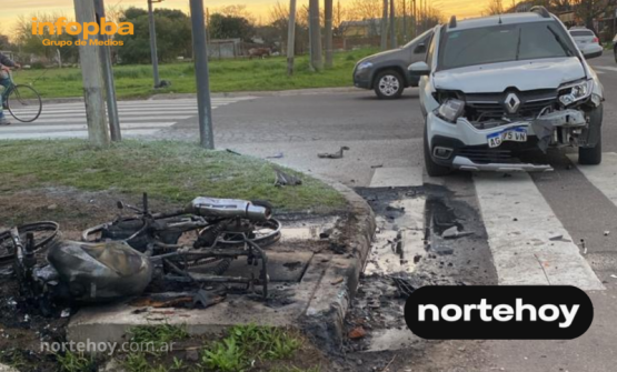 Motociclista hospitalizado tras accidente en Moreno y Dámaso Valdez: fractura expuesta y moto incendiada